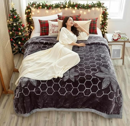 Hiyoko 11.5lbs Heavy Embossed Blanket 2Ply Reversible - Image 2