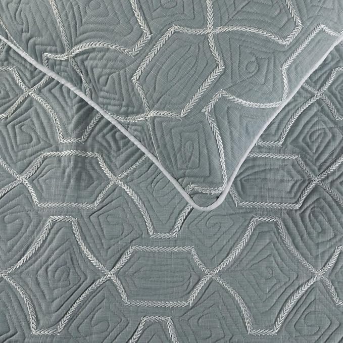 The HomeCentric King Queen Twin Grey Blue Bed Runner Without Pillow Cover - Image 3