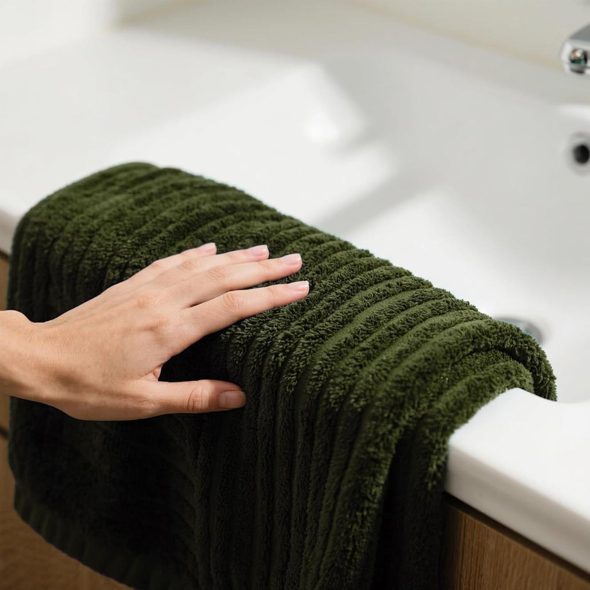 6 piece bath towel set, 30"x60" towels, olive, side view