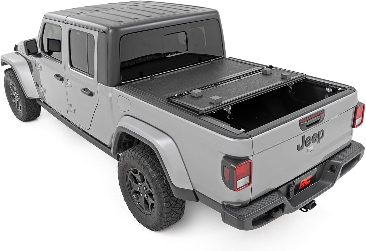 rough country hard low-profile tri-fold tonneau cover for, close-up detail
