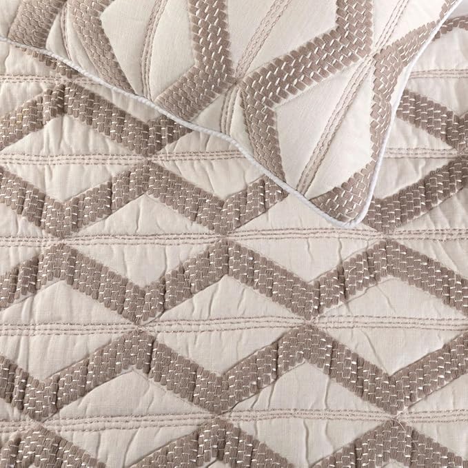 The HomeCentric Ivory Bed Runner, King Size 90"x18" Decorative Bed Runner - Image 3