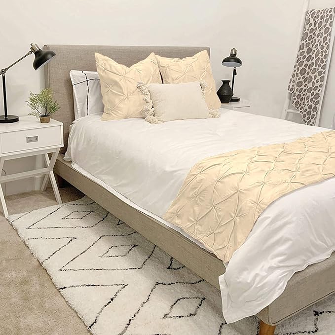 Bed Runner Set - 100% Pure Cotton 800 Thread Count - Luxury 1 Pinch Pleated Bed by Unknown