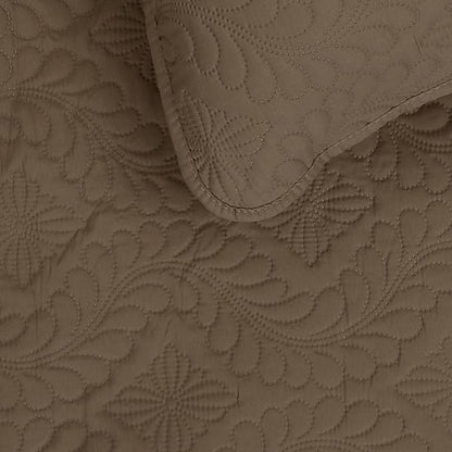 Easy-Going Twin Size Reversible Quilt Set - Image 3