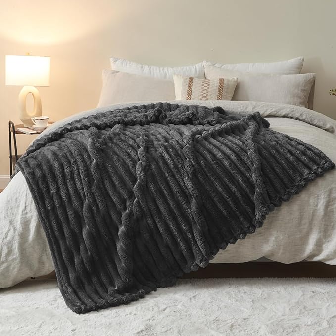 NEWCOSPLAY Super Soft Throw Blanket Grey Premium Silky Flannel Fleece 3D Ribbed - Image 9