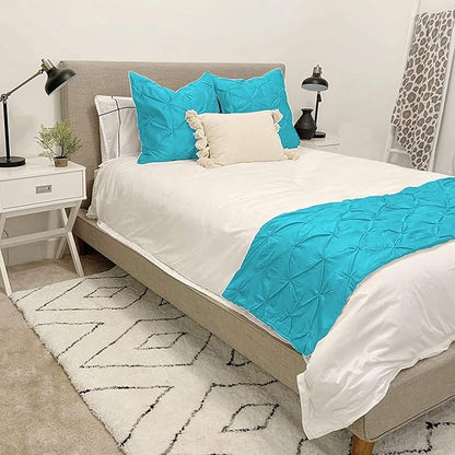 Bed Runner Set - 100% Pure Cotton 800 Thread Count - Luxury 1 Pinch Pleated Bed by Unknown
