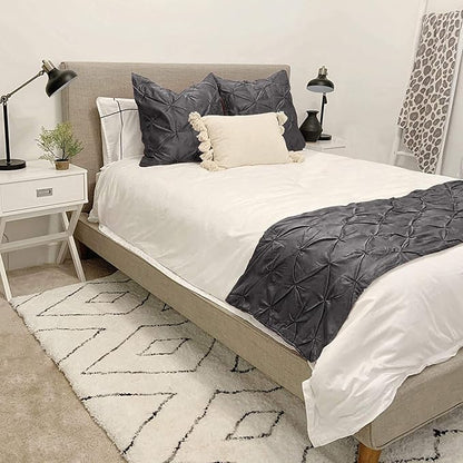 Bed Runner Set - 100% Pure Cotton 800 Thread Count - Luxury 1 Pinch Pleated Bed by Unknown