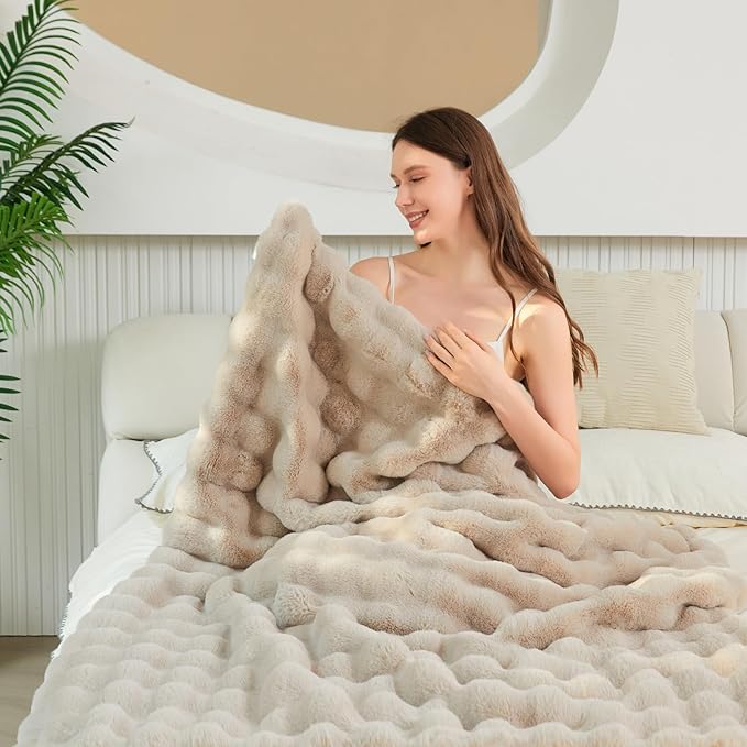 The Malibu Blanket - Image 3