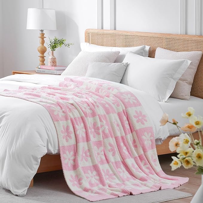 Snuggle Sac Checkered Blanket, 50x60 inches - Image 4