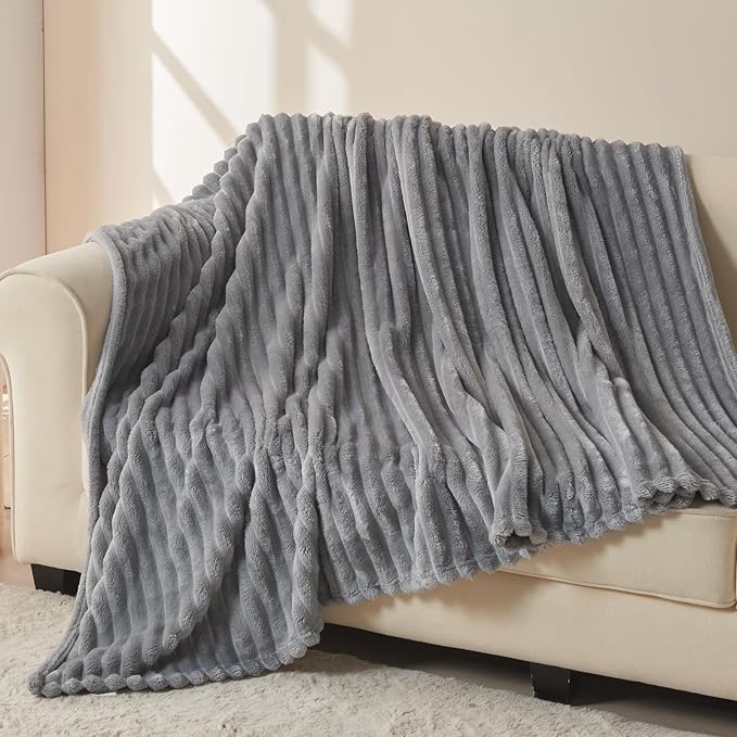 NEWCOSPLAY Super Soft Throw Blanket Light Grey Premium Silky Flannel Fleece 3D - Image 4