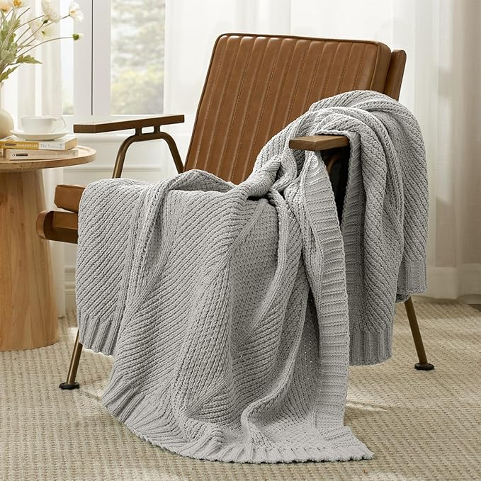 Amélie Home Chevron Chenille Knit Throw Blanket - Image 3