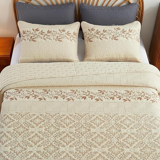 EVENHUG Floral Embroidered Quilt Set King Size 3 Piece Bedding Set Reversible - Image 7
