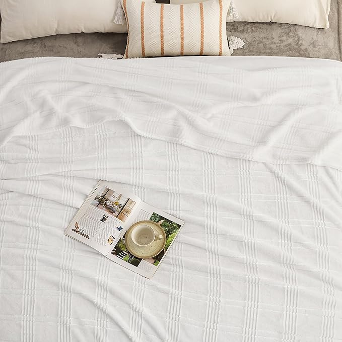 Oversized King Fleece Blanket 120x120 Inches, Seamless Soft Cozy 3D Jacquard - Image 4
