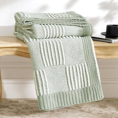 Amélie Home Checkered Knit Throw Blanket by Am%C3%A9lieHome