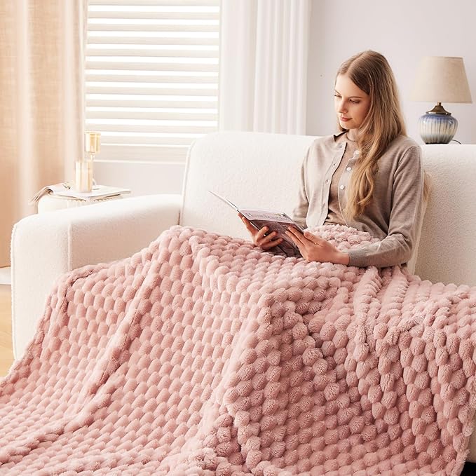 NEWCOSPLAY Super Soft Throw Blanket Pink Premium Silky Flannel Fleece 3D Clouds - Image 5