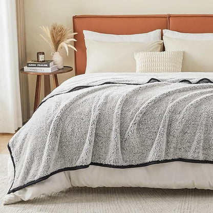 EMME Soft Sherpa Fleece Blanket Reversible Plush Fluffy Large Blanket, Light - Image 2