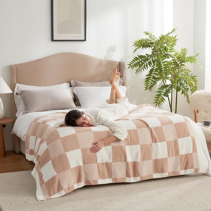 Snuggle Sac Checkered Blanket, 60x80 inches - Image 6