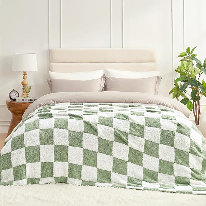 Snuggle Sac Faux Fur Checkered Blanket Twin Size - Image 3