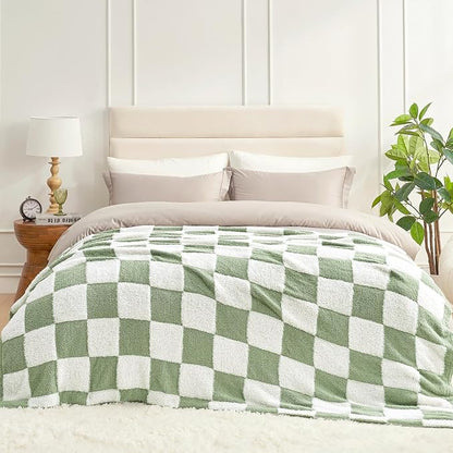 Snuggle Sac Faux Fur Checkered Blanket Twin Size - Image 3
