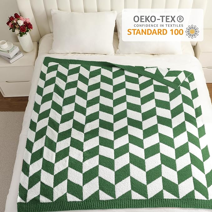 Snuggle Sac Christmas Green Throw Blanket - Image 2