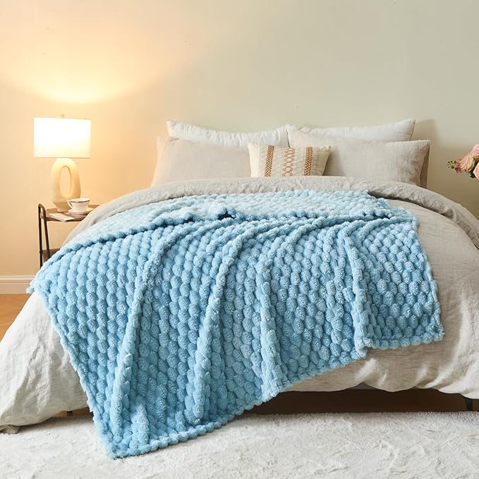 NEWCOSPLAY Super Soft Throw Blanket Blue Premium Silky Flannel Fleece 3D Clouds - Image 9