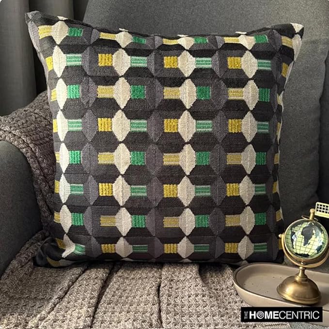 The HomeCentric Green Bed Runner - Image 5