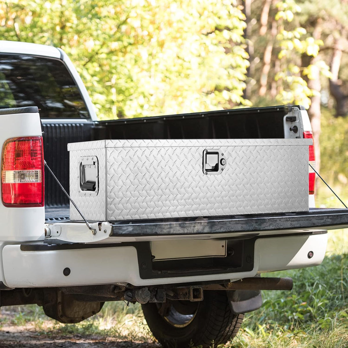 vevor heavy duty aluminum truck bed tool box, front angle view