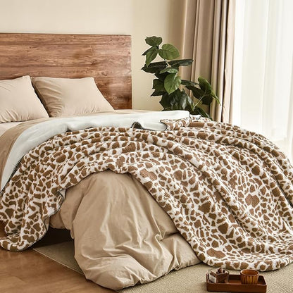 PHF Giraffe Print Sherpa Fleece Blanket Twin Size - Image 2