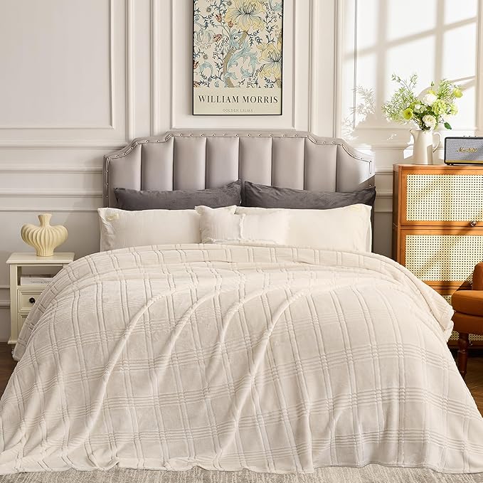 Oversized King Fleece Blanket 120x120 Inches, Seamless Soft Cozy 3D Jacquard - Image 3