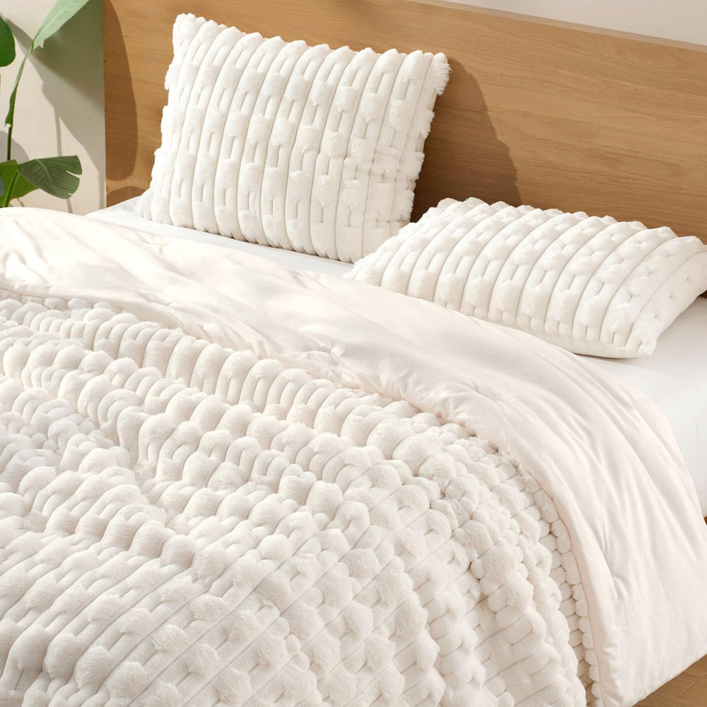 BEARPAW Jasper Queen Faux Fur Comforter Set, 3-Piece, Ivory