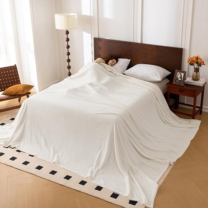 Oversized King Fleece Blanket 120x120 Inches, Seamless Soft Cozy 3D Jacquard - Image 2