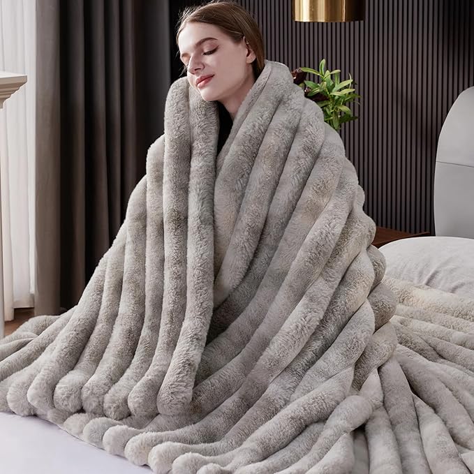 Fluffy Faux Fur Throw Blanket, Thick 1000GSM Soft Cozy Throw Blankets by Unknown