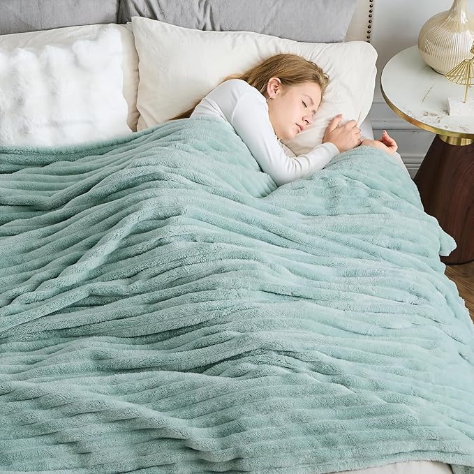 NEWCOSPLAY Super Soft Queen Blanket New Sage Green Premium Silky Flannel Fleece - Image 4