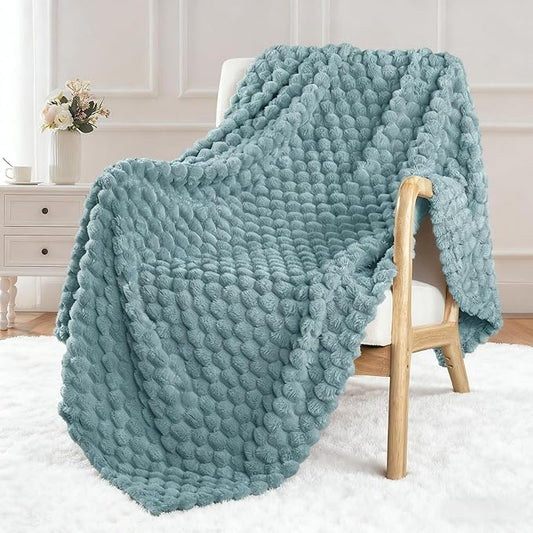 Exclusivo Mezcla Extra Large Soft Fleece Throw Blanket, 50x70 Inches 3D Clouds by ExclusivoMezcla