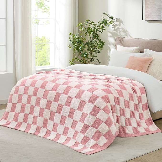 Snuggle Sac Checkered Throw Blanket Faux Fur Microfiber Blankets by SnuggleSac