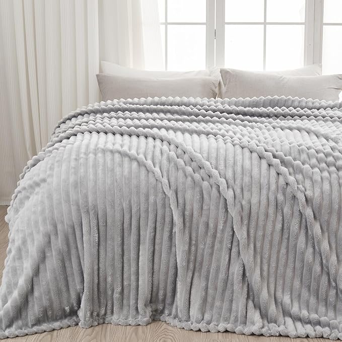 NEWCOSPLAY Super Soft King Blanket Light Grey Premium Silky Flannel Fleece 3D by NEWCOSPLAY