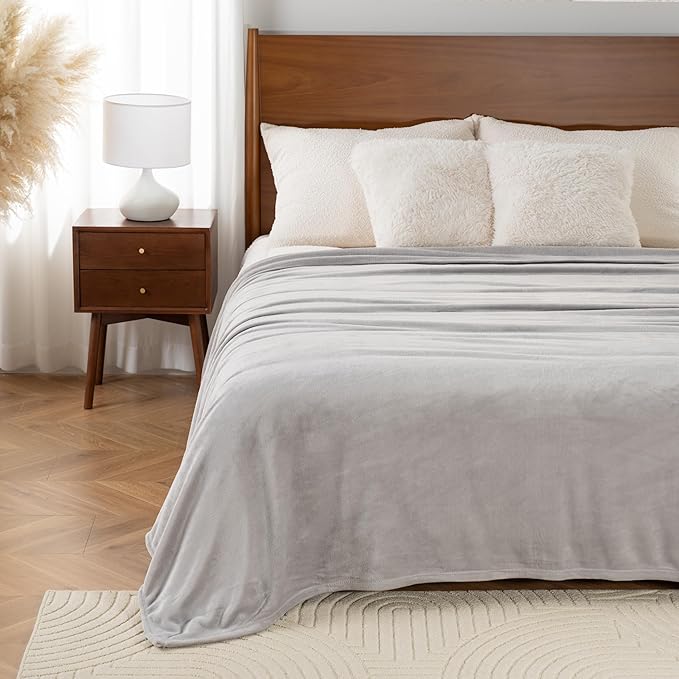 Luxury Fleece Warm Blanket, Soft Lightweight Velvety Plush Blanket by Unknown