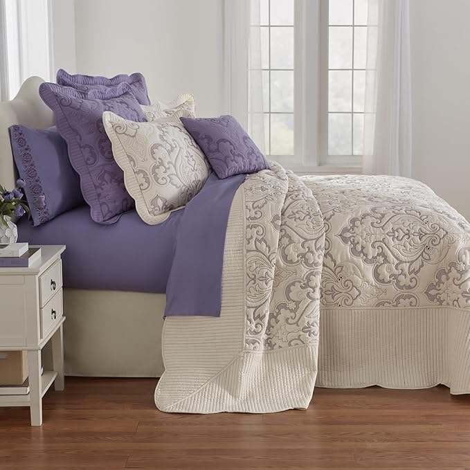 BrylaneHome Bedding Lightweight All Season Modern Amelia Quilted Damask - Image 4