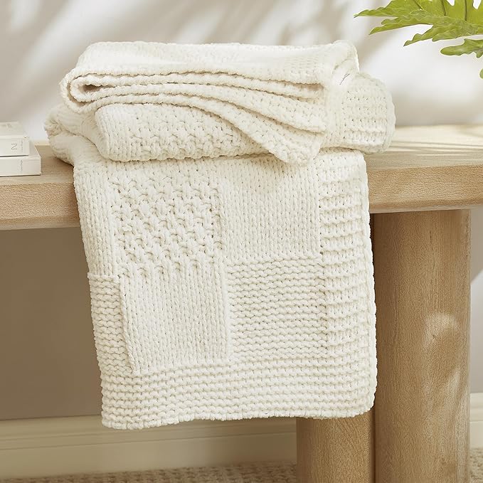 Amélie Home Checkered Chenille Knit Throw Blanket by Am%C3%A9lieHome