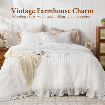 jollyvogue white comforter full size, 3 pieces seersucker shown in use