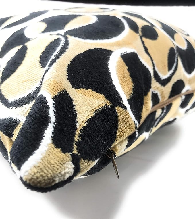 Tache Velvet Throw Pillow Cover - Image 4