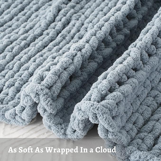 Battilo Chunky Knit Throw Blanket - Image 4