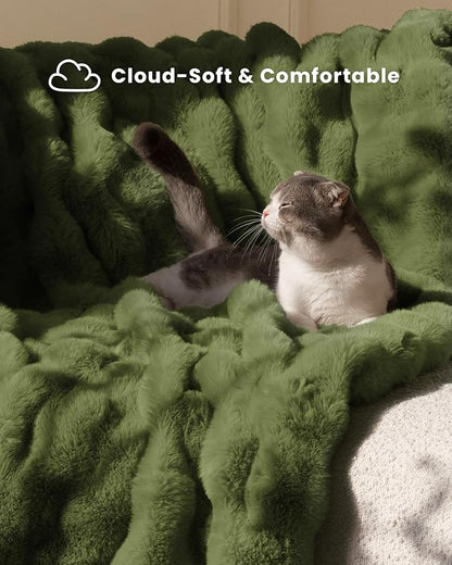 Ultra Soft Cozy Faux Fur Throw Blanket, Fuzzy Plush Thick Bubble Blanket - Image 2