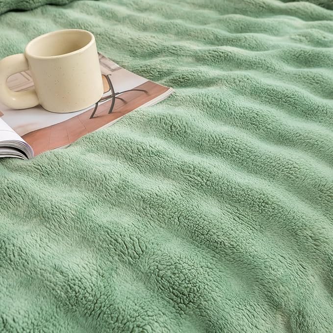 YUSOKI Luxury 3D Bubble Throw Blanket 3.1lb, All Ages, Home Decoration - Image 4