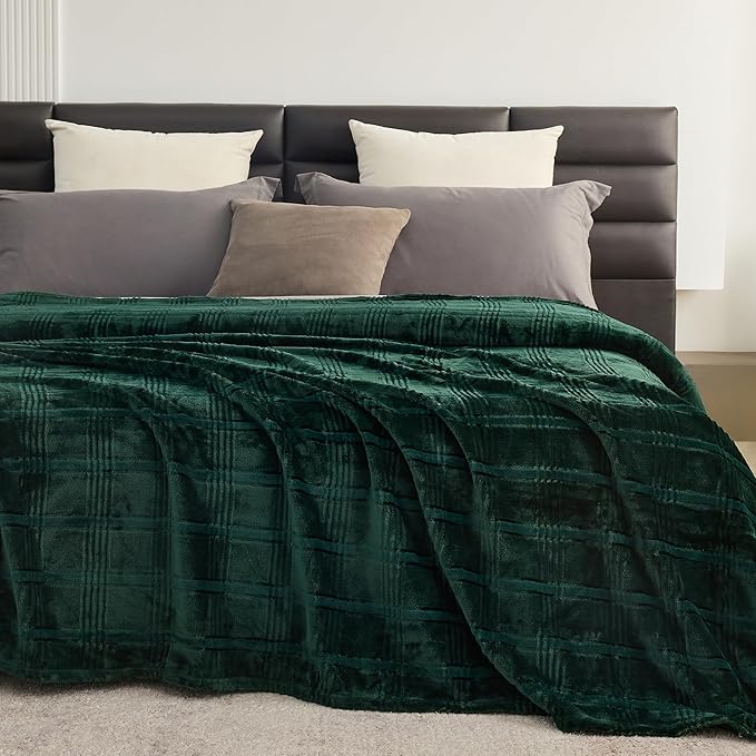 Oversized King Fleece Blanket 120x138 Inches, Seamless Soft Cozy 3D Jacquard - Image 3