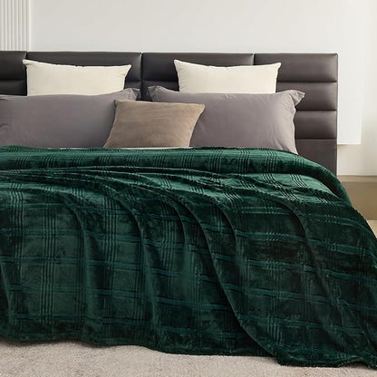 Oversized King Fleece Blanket 120x138 Inches, Seamless Soft Cozy 3D Jacquard - Image 3