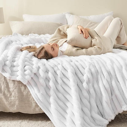 NEWCOSPLAY Super Soft Throw Blanket White Premium Silky Flannel Fleece 3D - Image 5