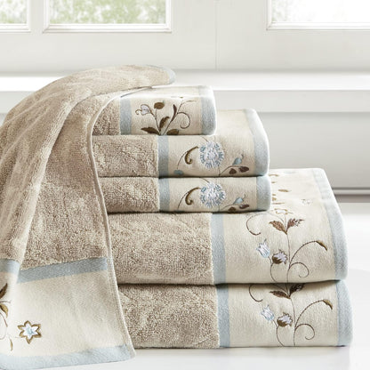 madison park serene 100% cotton bath towel set shown in use