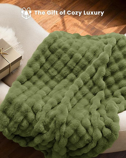 Ultra Soft Cozy Faux Fur Throw Blanket, Fuzzy Plush Thick Bubble Blanket - Image 4