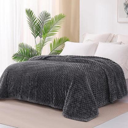 Exclusivo Mezcla California King Size Fleece Blanket - Image 3