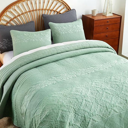 EVENHUG Floral Embroidered Quilt Set King Size 3 Piece Bedding Set Reversible - Image 3